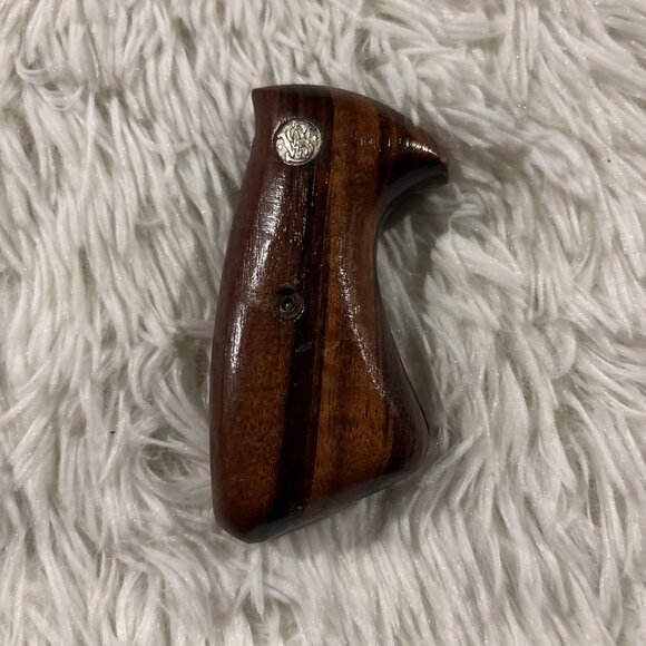 Smith And Wesson OEM Round Butt Wood Grips NOS - Picture 1 of 7